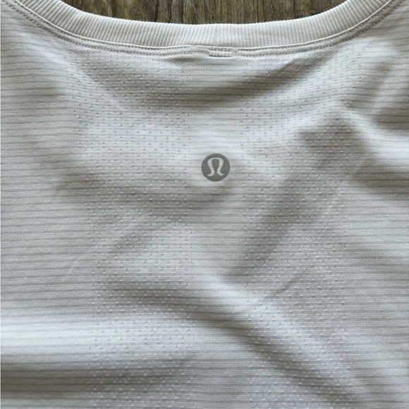 lululemon swiftly tech long sleeve *relaxed fit - Picture 4 of 4